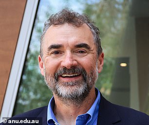 Professor Robert Breunig, director of the Australian National University's Tax and Transfer Policy Institute, says Labor's policies are very confusing - and he has been a tax expert for 26 years.