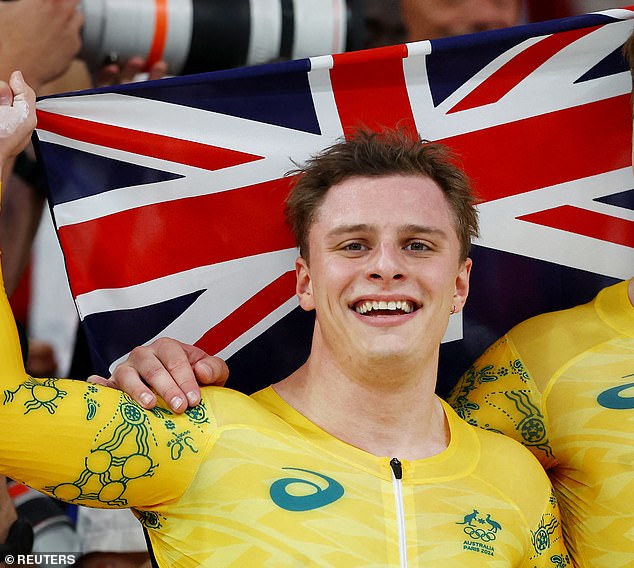 Richardson celebrates winning a silver medal for Australia at the Tokyo Olympics