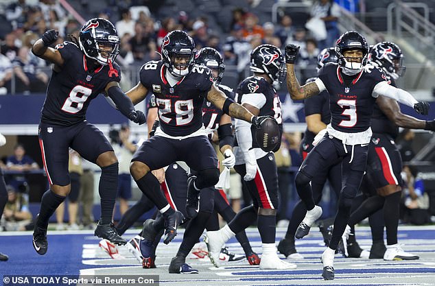 The Houston Texans attacked the Dallas Cowboys after the roof of AT&T Stadium collapsed