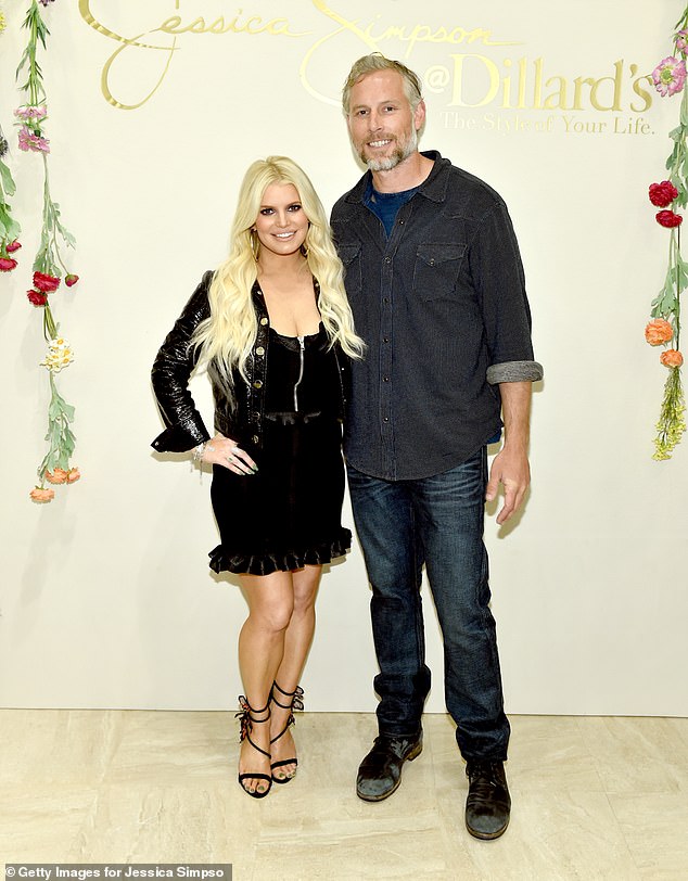 An insider revealed that Jessica Simpson and Eric Johnson 