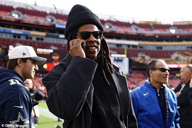 Well-known rapper Jay-Z was on the sidelines at the Commanders-Cowboys match on Sunday