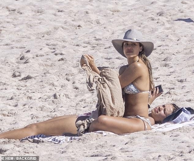 Jessica Alba showed off her incredible body in a bikini as she enjoyed a Thanksgiving holiday in Mexico with her family this week – seen with daughter Honor, 16