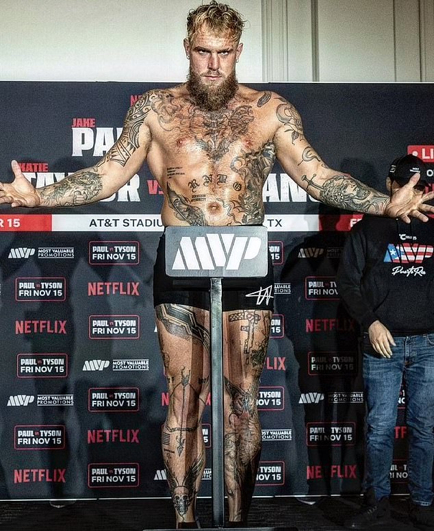 Paul also appeared to be in fighting shape when he stepped on the scale at Thursday's weigh-in