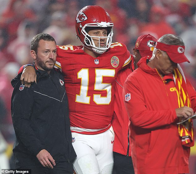 Patrick Mahomes gave the Kansas City Chiefs a major injury scare on Monday night