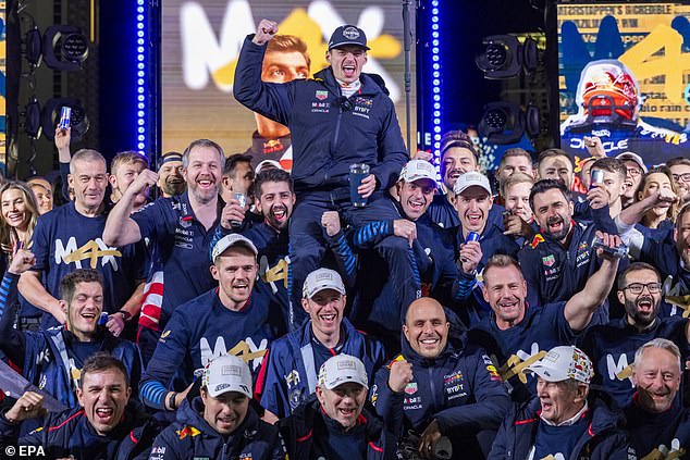 Max Verstappen (top center) photographed a party with his Red Bull team on Saturday evening