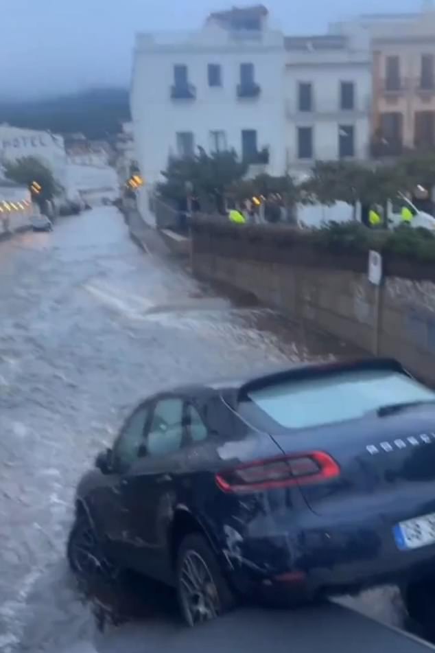 Cars were seen in Cadaques this morning, some of which had foreign license plates