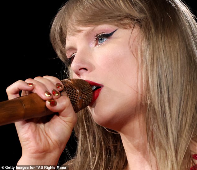 Taylor Swift wore red and gold nails ahead of a possible return to Arrowhead Field