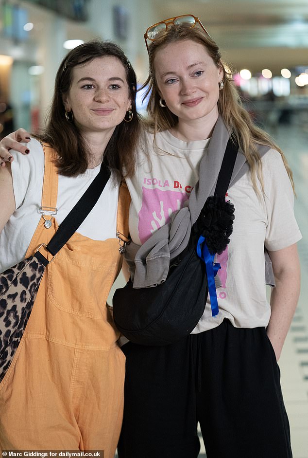 Jane's daughters Ellie and Grace touched down ahead of their mother's first Bushtucker trial on Tuesday night's show