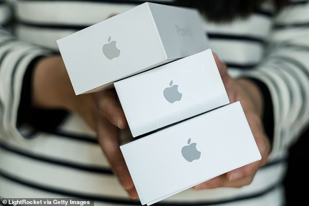 Thieves are mainly looking for tracking numbers for new iPhones delivered to people's homes