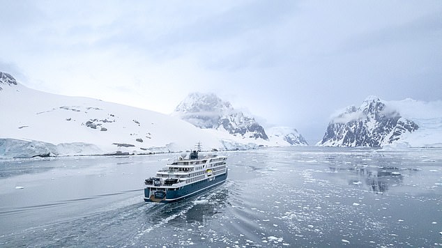 An electrical engine failure forced the Swan Hellenic ship to cancel the entire Antarctic leg of the voyage