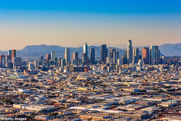 The same goes for California, which has lost hundreds of thousands of people since January 2020 (photo: skyline of downtown Los Angeles and surrounding neighborhoods)