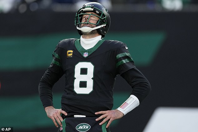 Jets quarterback Aaron Rodgers blew another lead as New York fell to 3-9 on the season