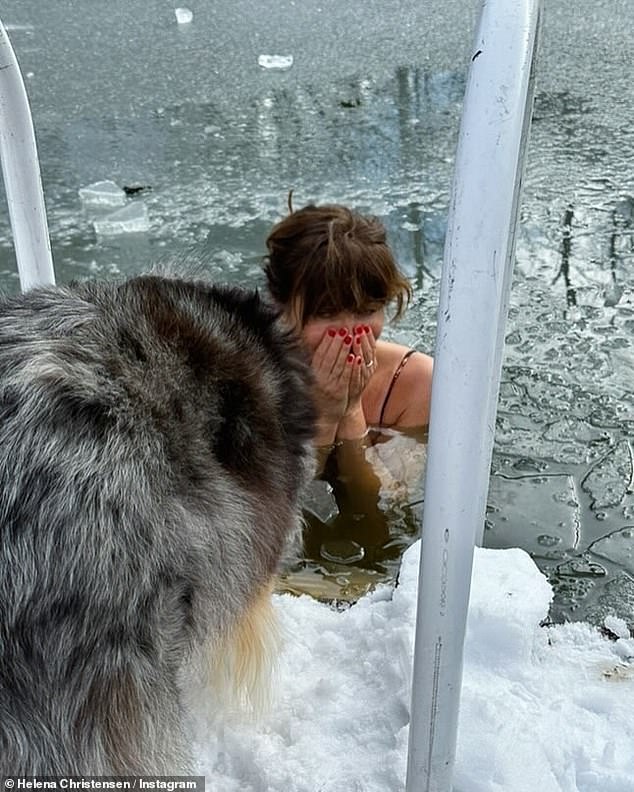 Helena, who went to the cold water therapy session without makeup, had a shocked expression on her face when she hit the water