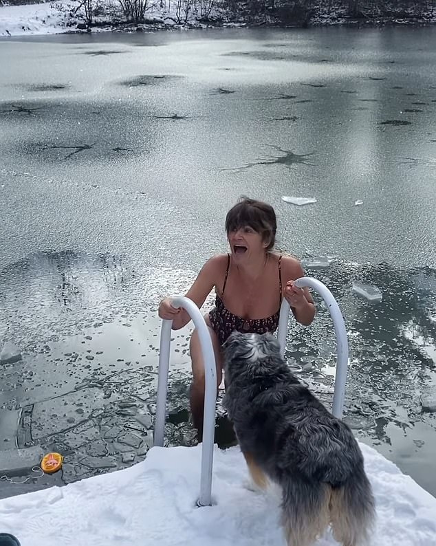 Model Helena Christensen shared a video of her bathing in an icy pond during her retreat in upstate New York. The air temperature was freezing, but the Danish model, 55, wore only a swimsuit and a pair of socks