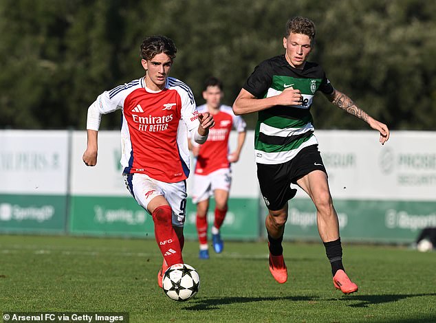 The versatile young midfielder played right midfield in an U19 match against Sporting CP