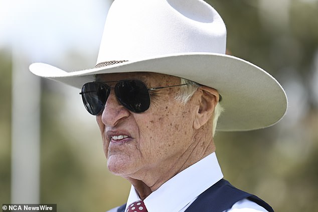 Federal MP Bob Katter argued that the fee was part of a 'counter-attack' by the banks against the use of cash