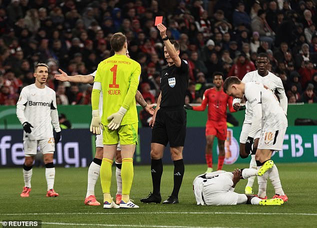 Neuer expressed few complaints after the red card was drawn and quickly left the field