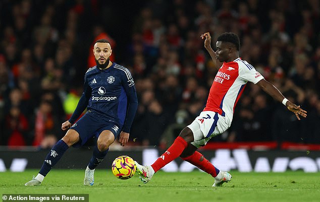 Noussair Mazraoui did well to keep Bukayo Saka quiet for a long time