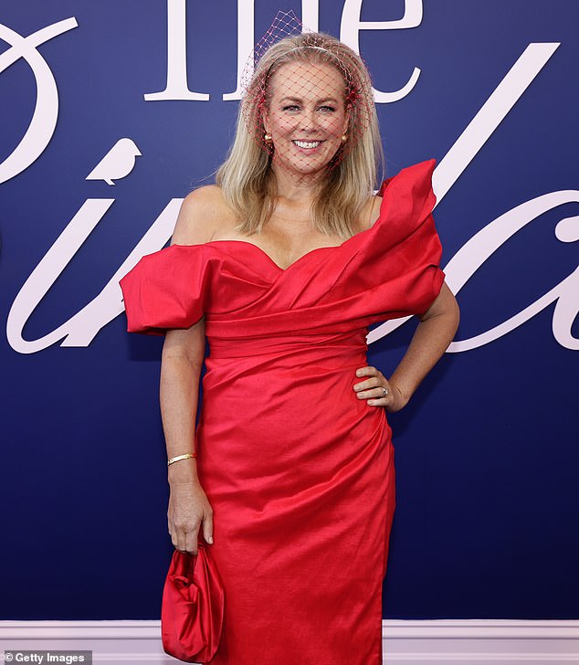 For a fun day out on November 5, Samantha presented herself very stylishly in a beautiful red off-the-shoulder dress with dramatic puffed sleeves