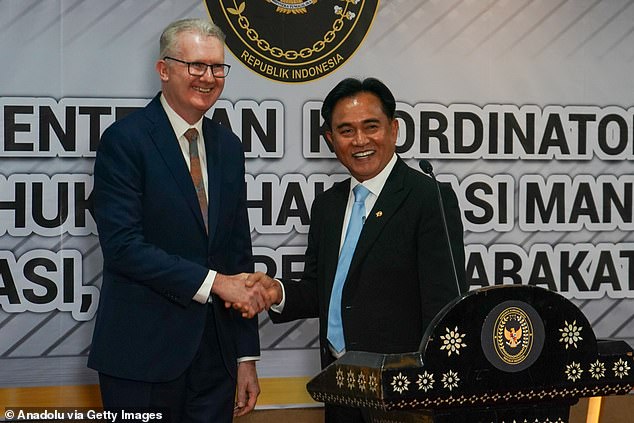 Indonesian Prime Minister of Law and Human Rights Yusril Ihza Mahendra and Australian Home Affairs Minister Tony Burke at a recent meeting in Jakarta