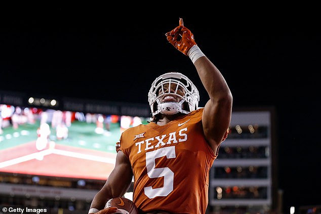 Robinson not only stood out on the Texas football field, but also in the classroom