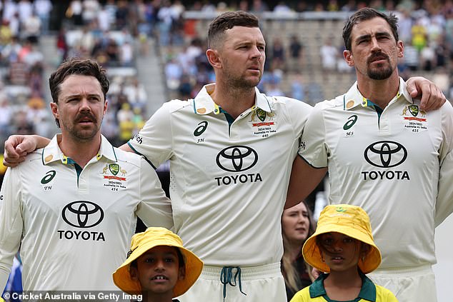 Hazlewood (centre) subsequently dismissed any suggestion there was division in the Aussie camp