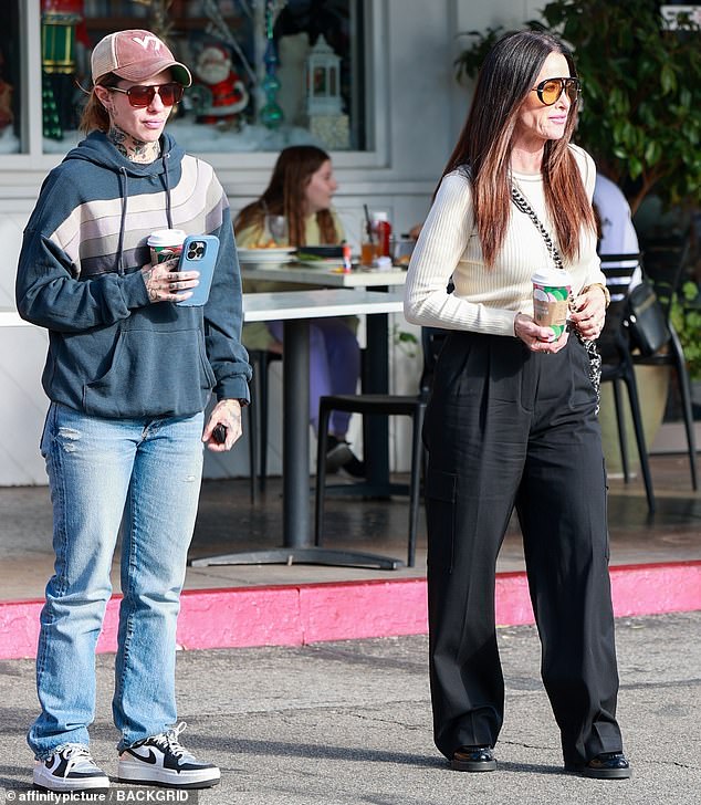 The foursome had breakfast at the Beverly Glen Deli in the wealthy enclave of Bel Air