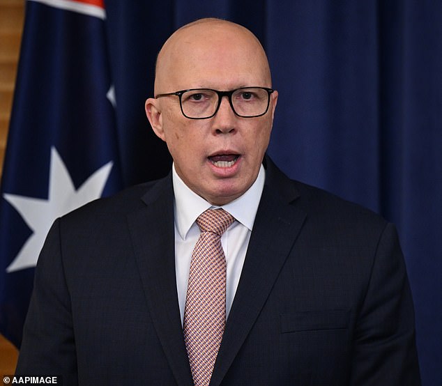 Opposition leader Peter Dutton (photo) announced on Monday that if he is elected prime minister next year, he will only display the Australian flag at press conferences.