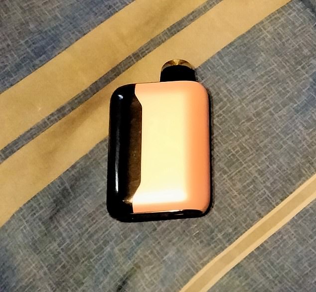 The vape he used, a nerd vape orange fcuking fcuking fab geek bar pulse x 25k, did not work correctly. He hit the ground, thinking that something within the device was incorrectly aligned or jammed and could be beaten in place