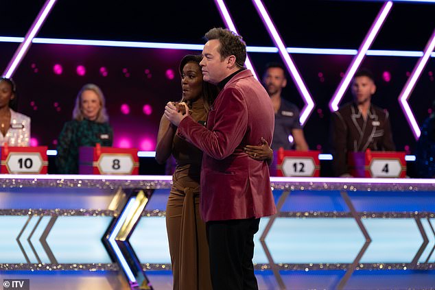 The duo pick boxes to try to beat the banker and raise money for charity, in the much-loved show's latest celeb special