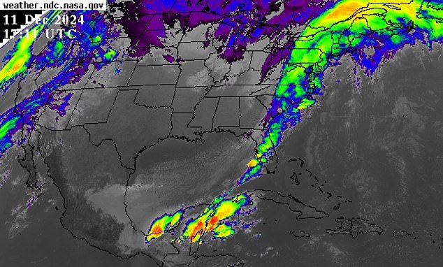 The atmospheric river – a 3,000-kilometre-long stretch of water vapor stretching all the way from the northeastern US to the Caribbean Sea – will intensify the storm's rainfall