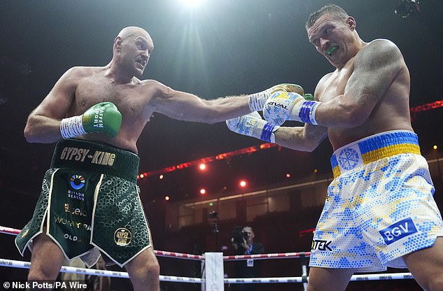 After a competitive opening, Usyk began to take control of the fight after the middle rounds