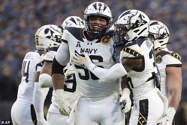 Robinson got a scoop on a fake punt to help the Midshipmen take down the Black Knights