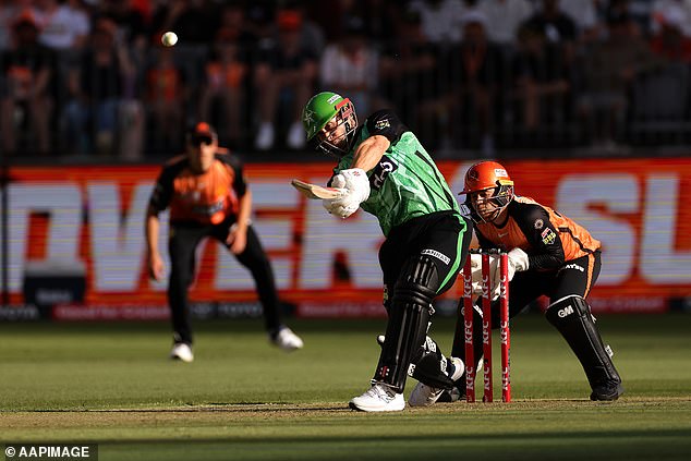 1734266553 847 Worrying scenes unfold in opening Big Bash clash as Melbourne