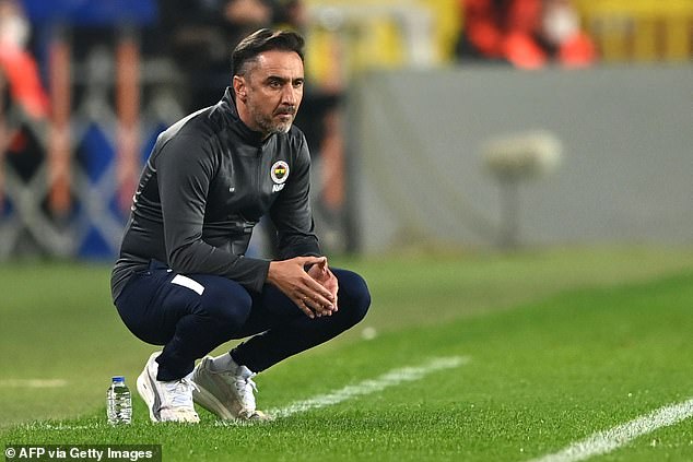 Pereira has previously coached clubs such as Fenerbahce, Porto and Olympiacos