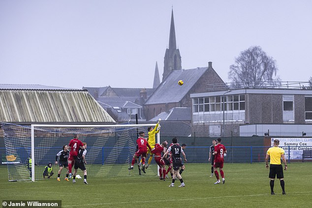 Darvel and Johnstone Burgh in action in the fifth round cup match