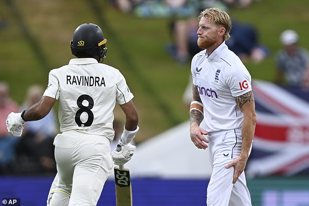 The all-rounder grimaced and grabbed the bag from his leg before leaving the field