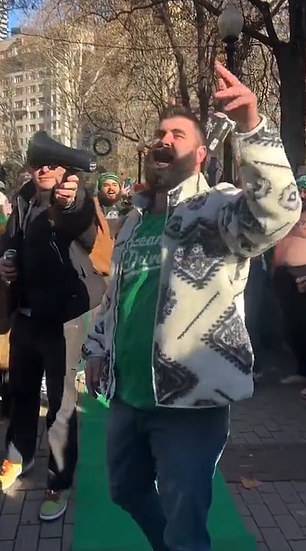 A Jason Kelce lookalike