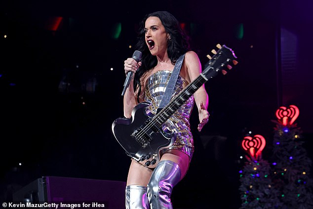 Later, Katy also strapped on a silver guitar for an unforgettable performance