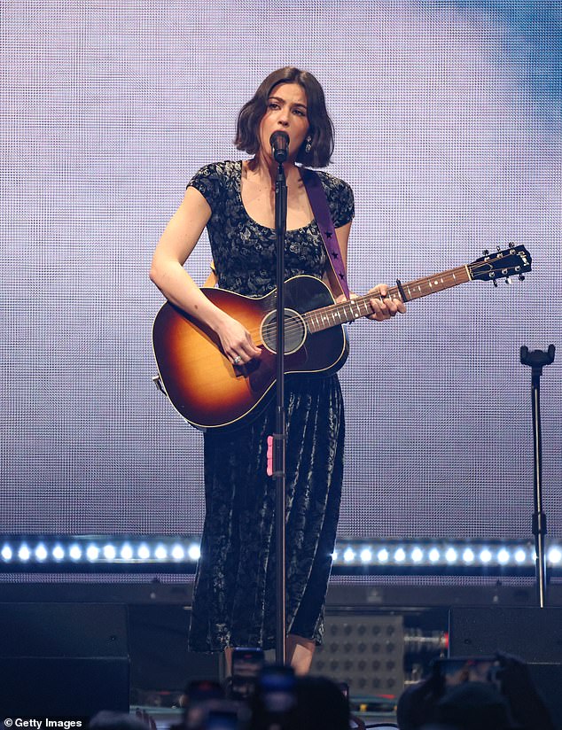 Gracie Abrams, 25, gave an acoustic performance