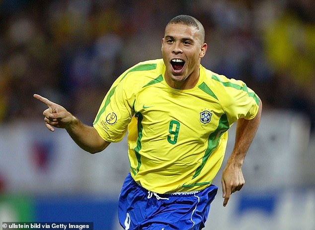 Ronaldo, who won the World Cup with Brazil in 1994 and 2002, is a candidate for 2026