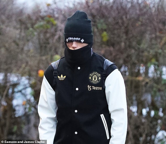 Alejandro Garnacho was part of the traveling party as the United team headed to London