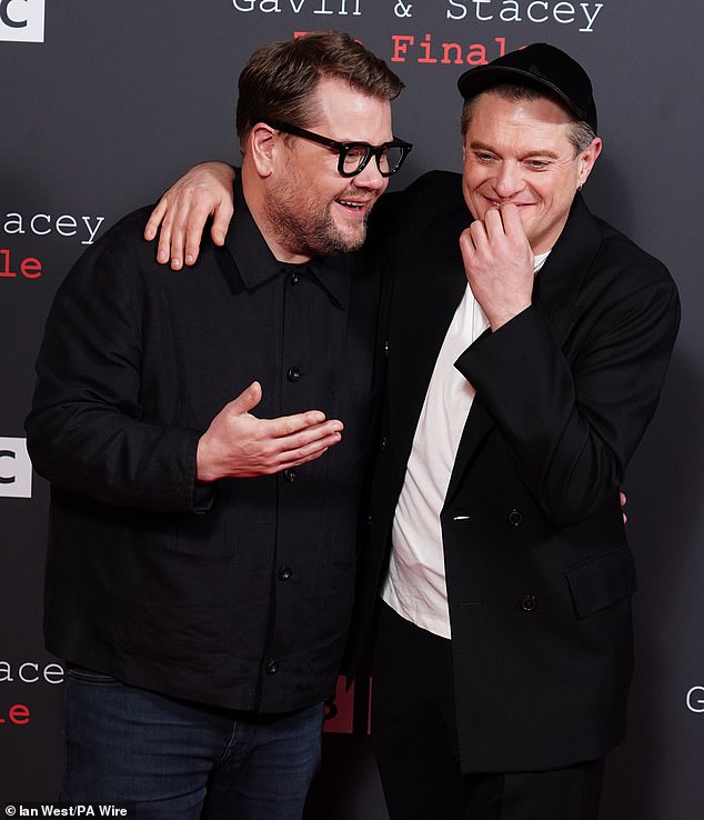 Mathew and James, 46, who also play Gavin's best friend Smithy, shared a cute encounter during the screening - putting their feud rumors well and truly to bed