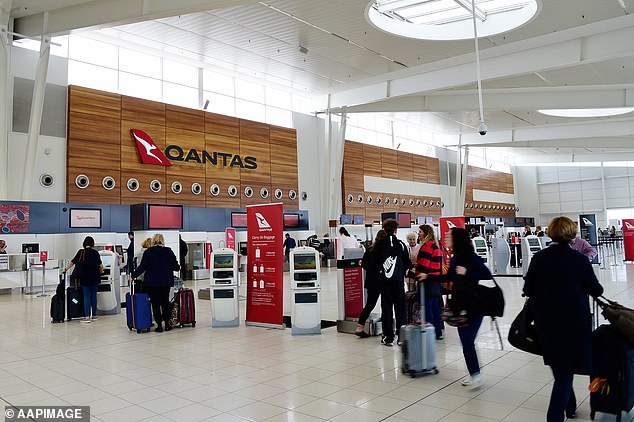 Qantas has sought to reassure passengers that strike action by maintenance technicians will not affect the airline's flights in the run-up to Christmas