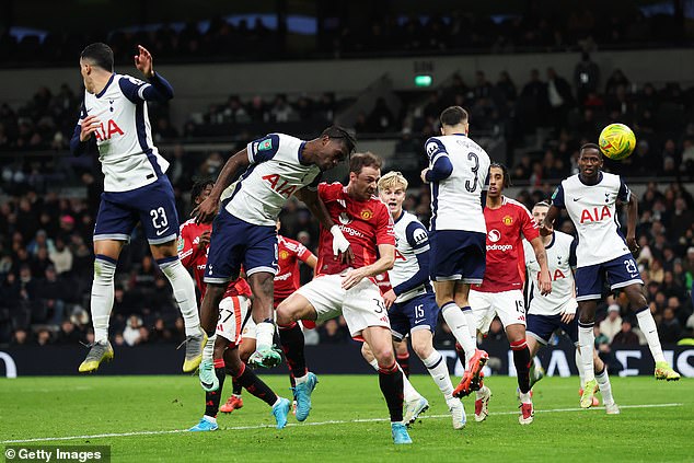 Jonny Evans headed in from a United corner to reduce the score to 4-3 in injury time