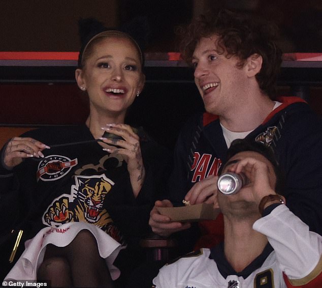 1734681215 874 Ariana Grande and Ethan Slater relieved his ex Lilly Jay