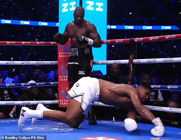 In front of a record crowd, Dubois dominated the heavily favored AJ at Wembley