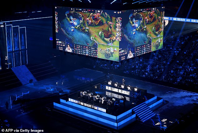 More than 14,000 people watched the final of the League of Legends World Championship at the O2 Arena