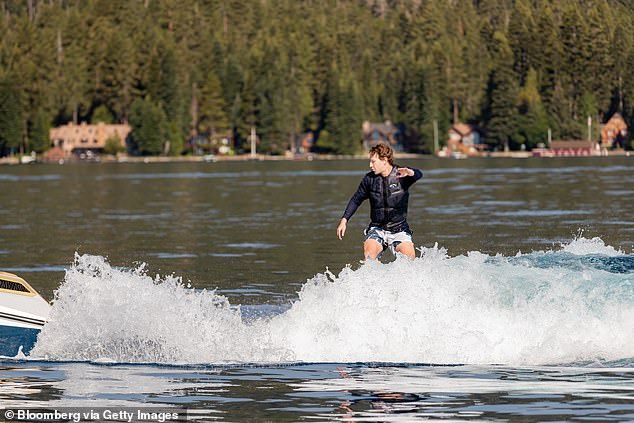 Zuckerberg showed off his lake surfing skills in Lake Tahoe and tried to prove his humanism, as many commentators speculated