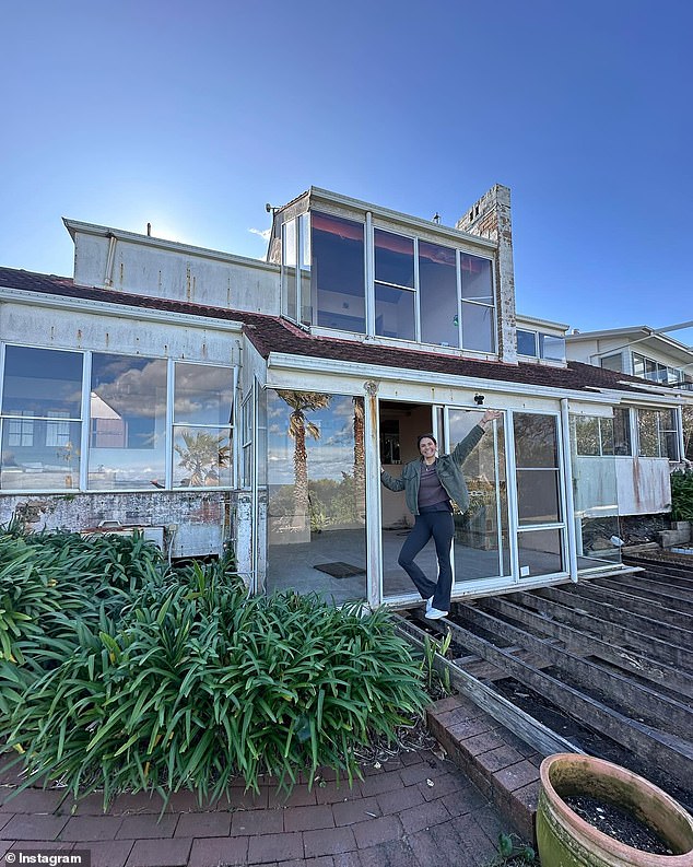 The house sits on a 746m² plot overlooking Racecourse Beach and was previously owned by United Nations Simultaneous Conference Translator Valerie Barnes, who died in 2021 aged 94.